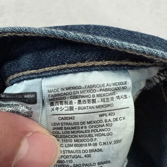 Levis 501 Jeans Mens 34x36 (32x33) Blue Original Button Fly Straight Leg Whisker - Picture 2 of 16
